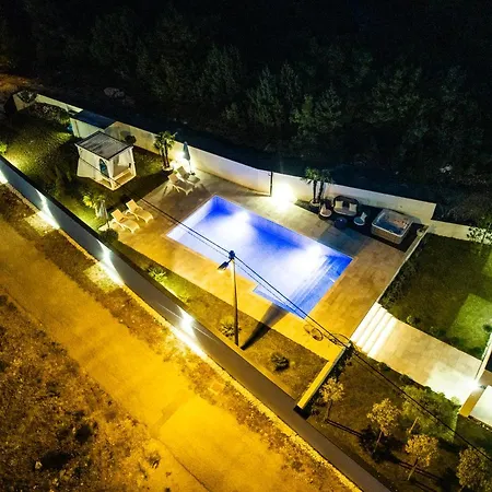 Villa 7 *